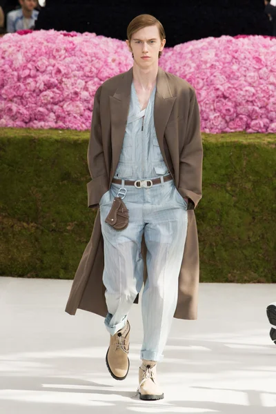 Look 8